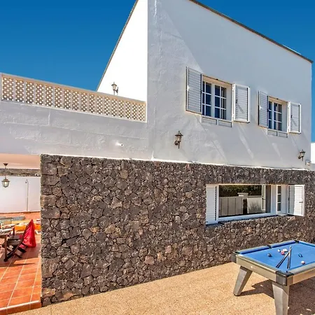 Villa Luz Salinas *